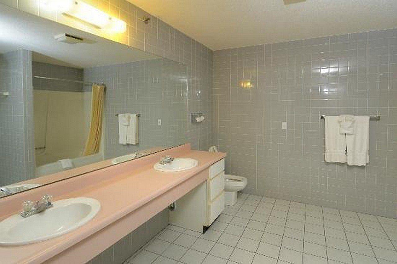 Regency Inn & Suites West Springfield Extérieur photo
