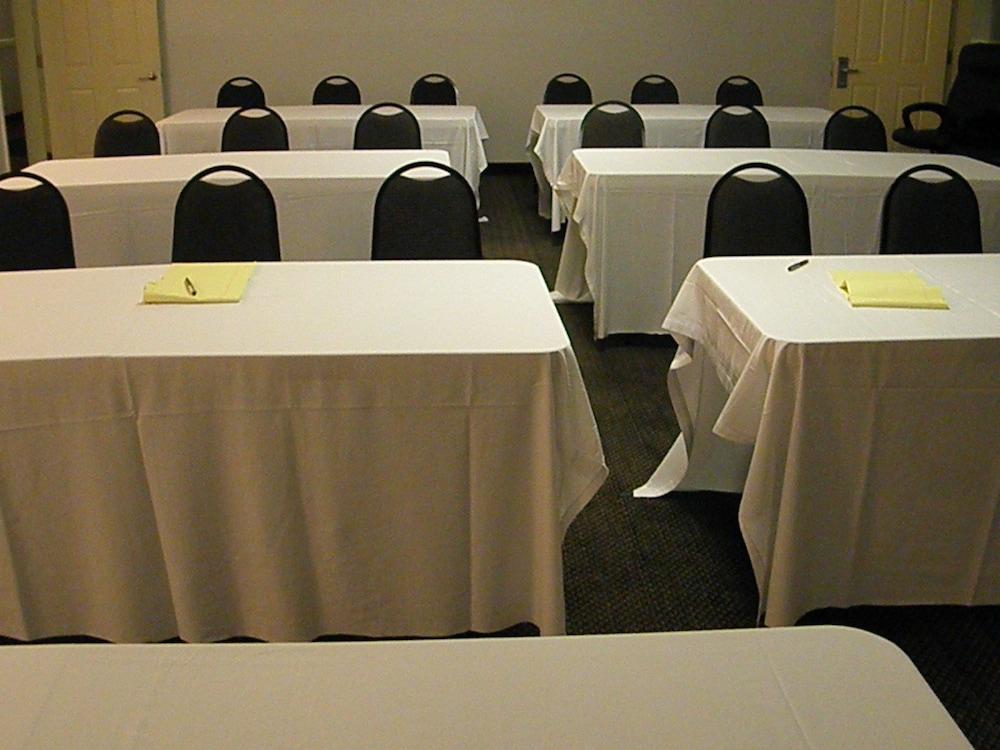 Regency Inn & Suites West Springfield Extérieur photo