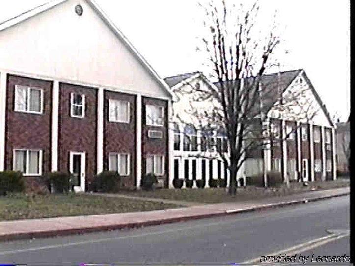 Regency Inn & Suites West Springfield Extérieur photo
