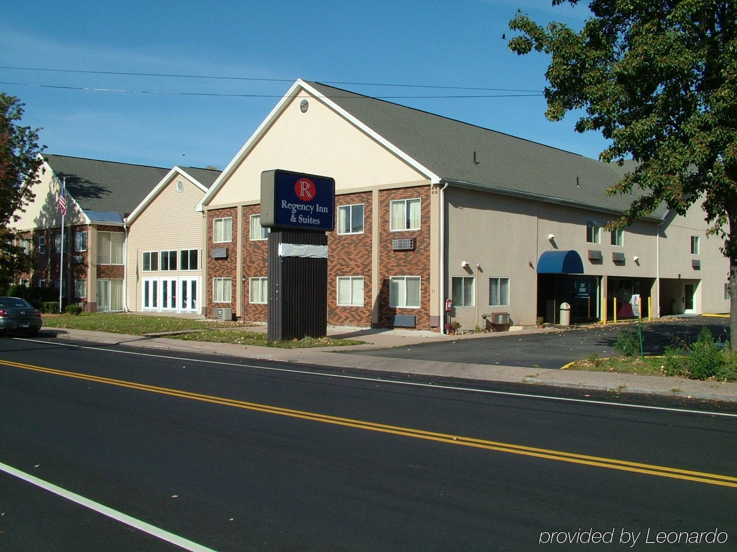 Regency Inn & Suites West Springfield Extérieur photo