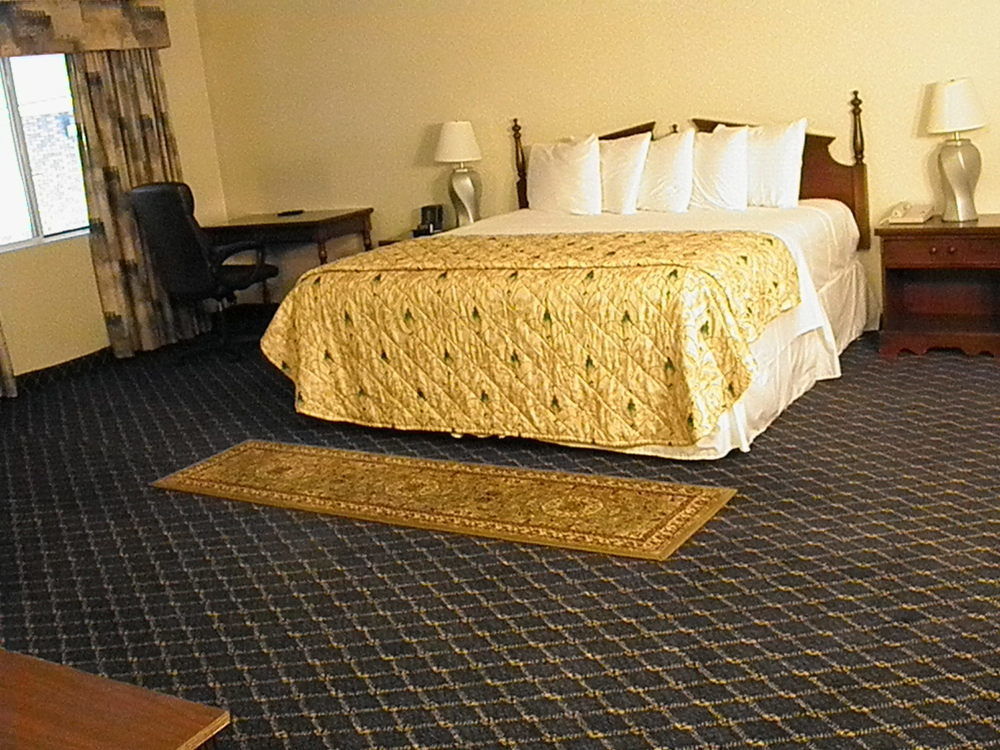 Regency Inn & Suites West Springfield Extérieur photo