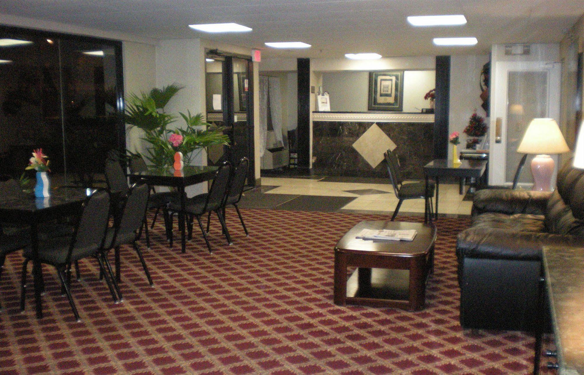 Regency Inn & Suites West Springfield Extérieur photo